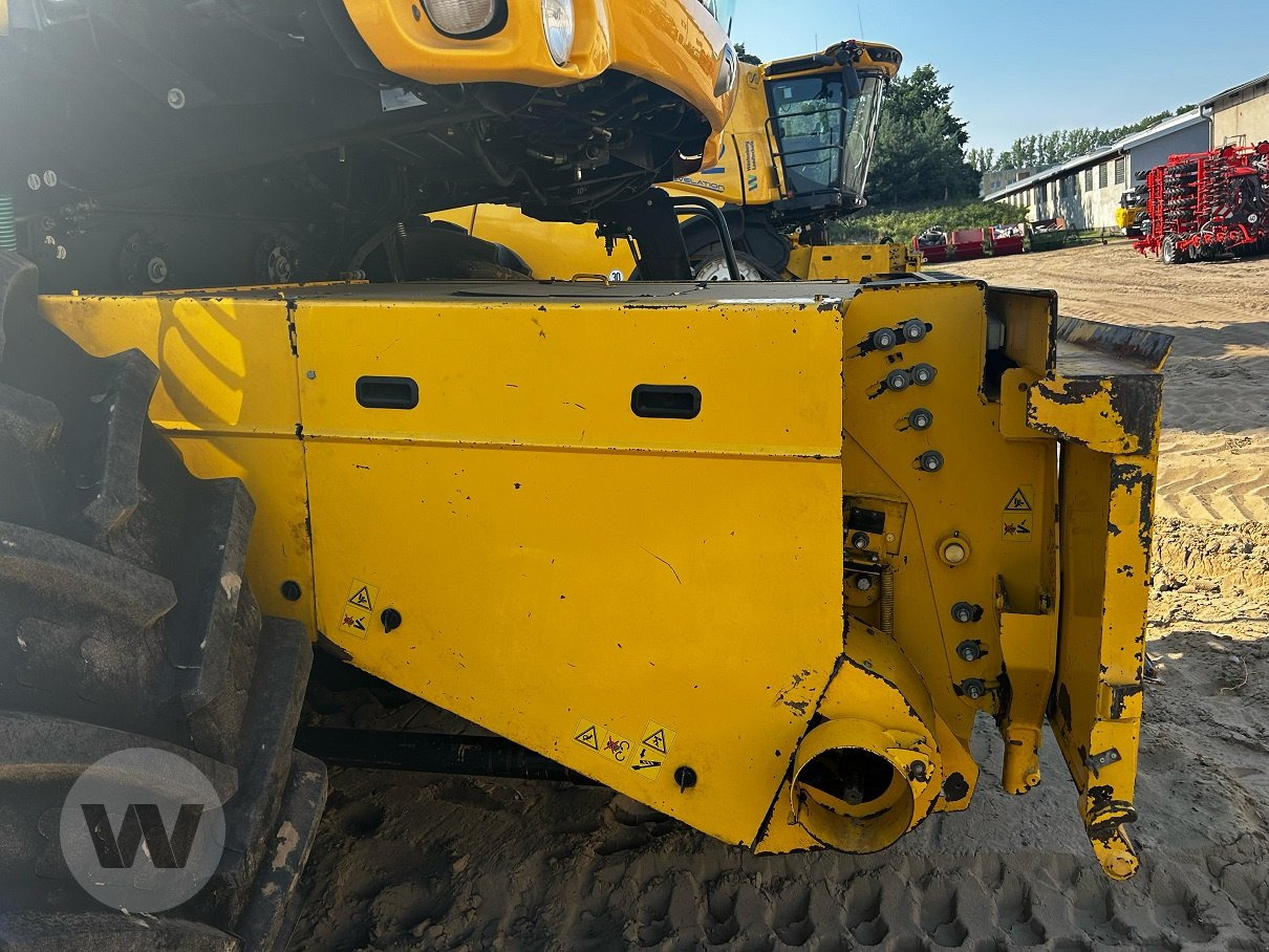 New Holland CR 9070 ELEV - Farm tractor: picture 5 New Holland CR 9070 ELEV - Farm tractor: picture 5