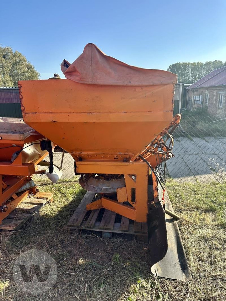 Rauch SA 601 - Sand/ Salt spreader: picture 2 Rauch SA 601 - Sand/ Salt spreader: picture 2
