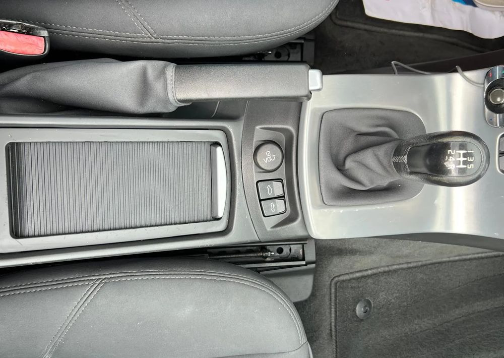 Car Volvo C70 2.4 Momentum: picture 11