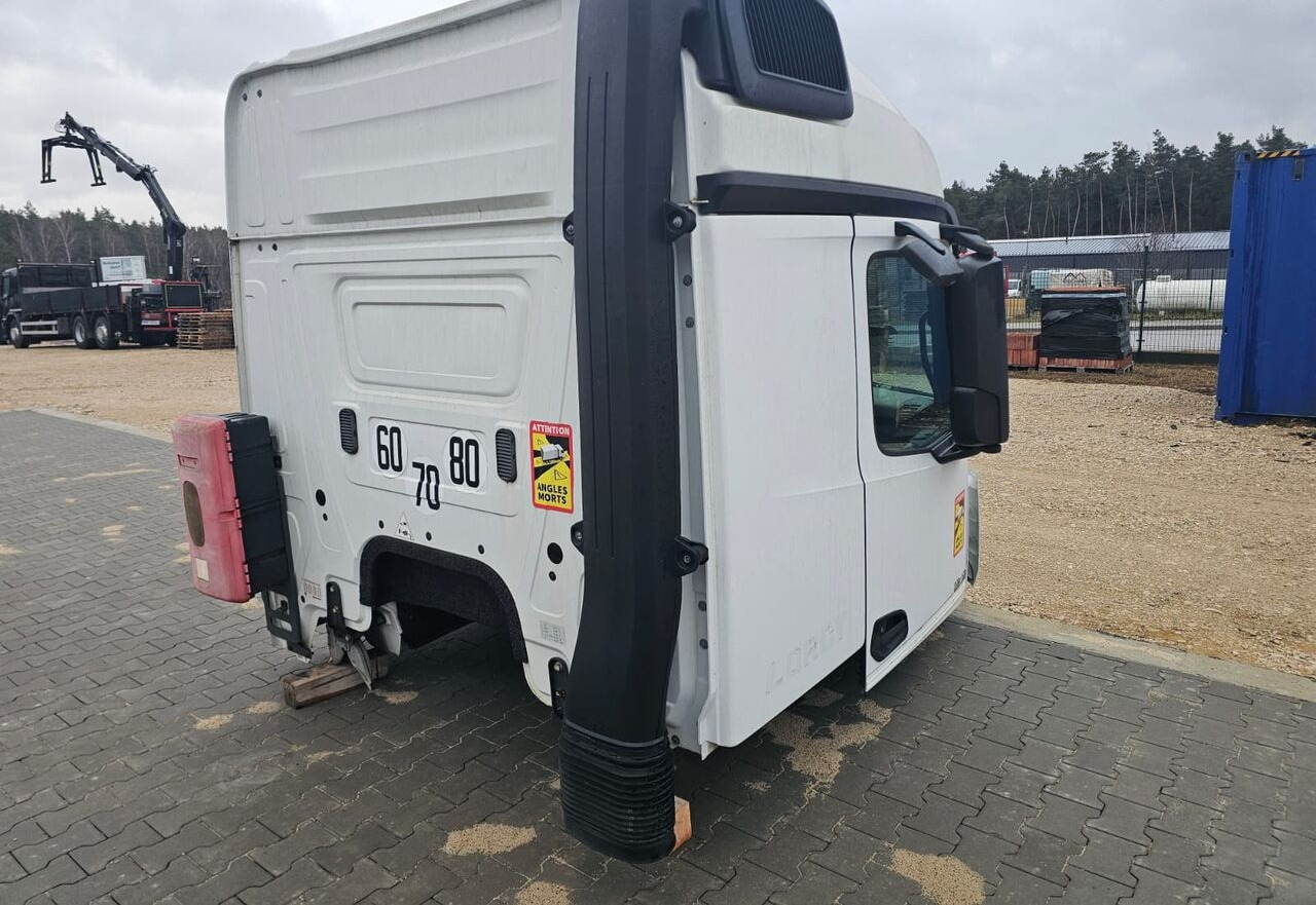 Mercedes-Benz ACTROS MP4 StreamSpace 1843 Mercedes-Benz ACTROS MP4 truck - Cab for Truck: picture 4 Mercedes-Benz ACTROS MP4 StreamSpace 1843 Mercedes-Benz ACTROS MP4 truck - Cab for Truck: picture 4