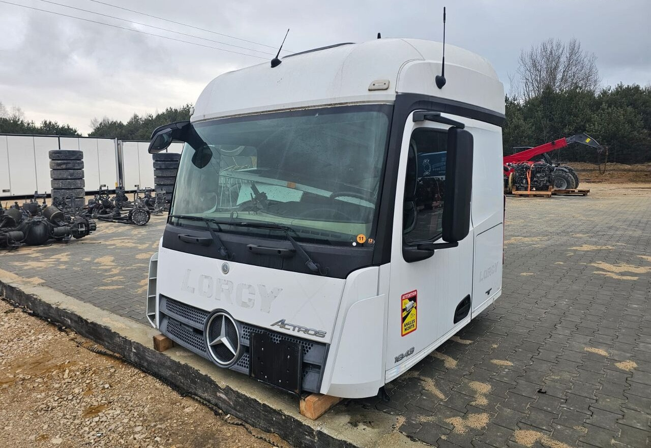 Mercedes-Benz ACTROS MP4 StreamSpace 1843 Mercedes-Benz ACTROS MP4 truck - Cab for Truck: picture 2 Mercedes-Benz ACTROS MP4 StreamSpace 1843 Mercedes-Benz ACTROS MP4 truck - Cab for Truck: picture 2