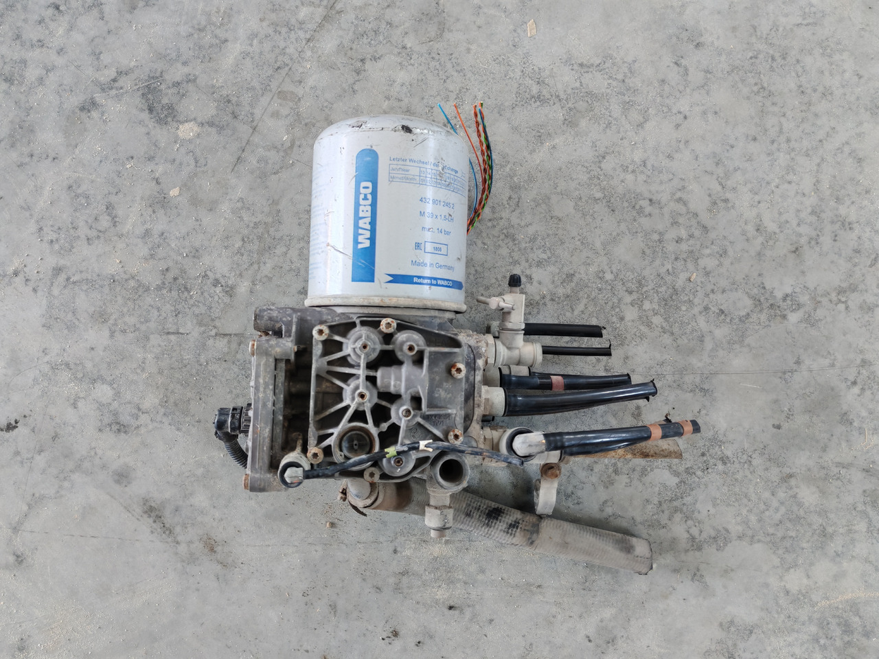 RENAULT PREMIUM MAGNUM DXI / AIR DRYIER / EL1100 - Brake valve: picture 1 RENAULT PREMIUM MAGNUM DXI / AIR DRYIER / EL1100 - Brake valve: picture 1