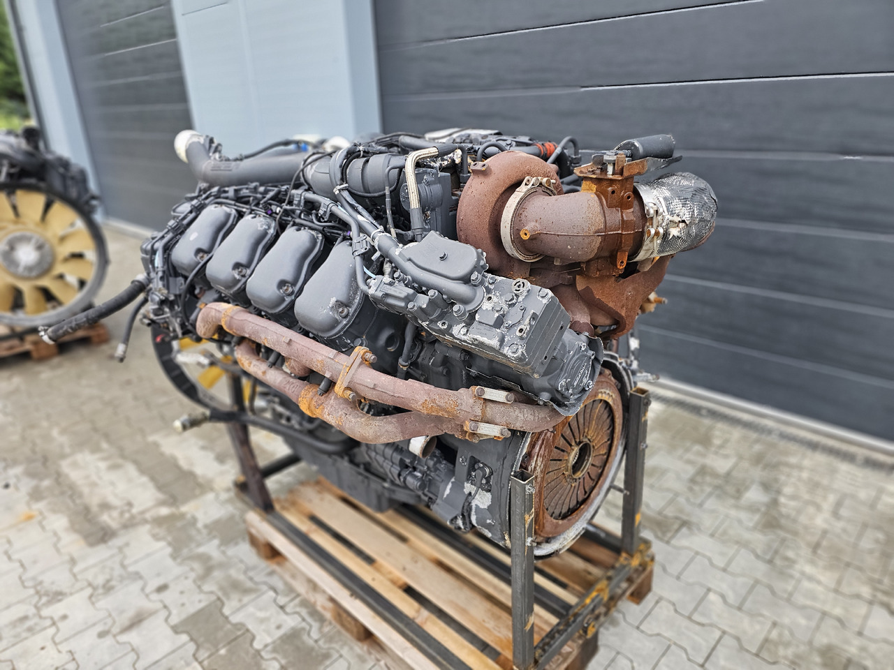 SCANIA ENGINE / DC16 101 520HP V8 / EURO 6 / COMPLETE / WORLDWIDE DELIVERY - Engine for Truck: picture 3 SCANIA ENGINE / DC16 101 520HP V8 / EURO 6 / COMPLETE / WORLDWIDE DELIVERY - Engine for Truck: picture 3