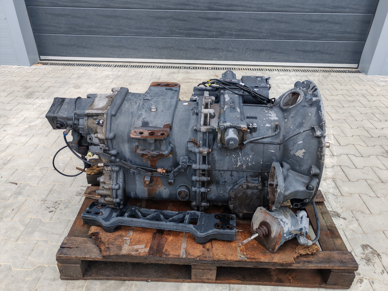 SCANIA GEARBOX / GRS0905 / COMPLETE / WORLDWIDE DELIVERY - Gearbox: picture 1 SCANIA GEARBOX / GRS0905 / COMPLETE / WORLDWIDE DELIVERY - Gearbox: picture 1