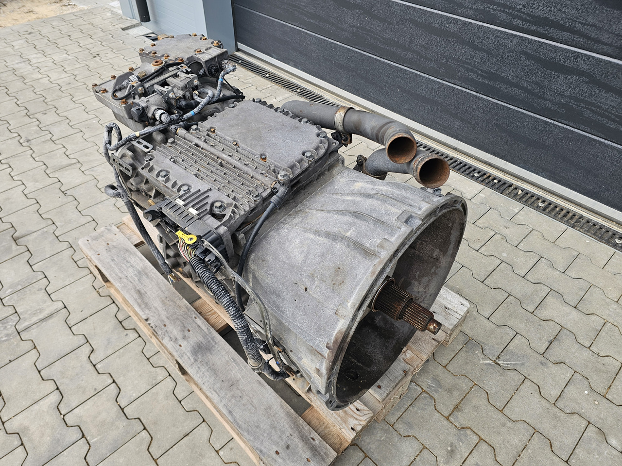 VOLVO FH FM FMX / SPO2812 / RETARDER / CRAWLER / COMPLETE GEARBOX - Gearbox: picture 3 VOLVO FH FM FMX / SPO2812 / RETARDER / CRAWLER / COMPLETE GEARBOX - Gearbox: picture 3