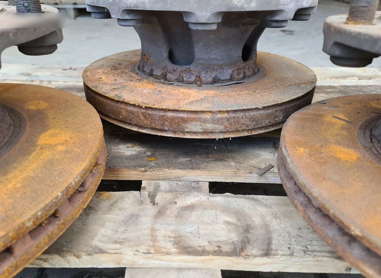 VOLVO RENAULT FRONT HUB 68mm 6.8cm / WORLDWIDE DELIVERY - Wheel hub for Truck: picture 4 VOLVO RENAULT FRONT HUB 68mm 6.8cm / WORLDWIDE DELIVERY - Wheel hub for Truck: picture 4