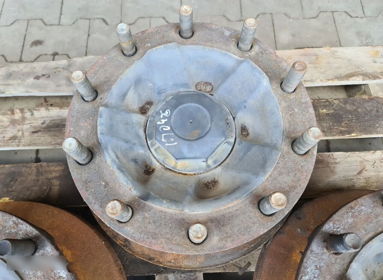 VOLVO RENAULT FRONT HUB 68mm 6.8cm / WORLDWIDE DELIVERY - Wheel hub for Truck: picture 3 VOLVO RENAULT FRONT HUB 68mm 6.8cm / WORLDWIDE DELIVERY - Wheel hub for Truck: picture 3