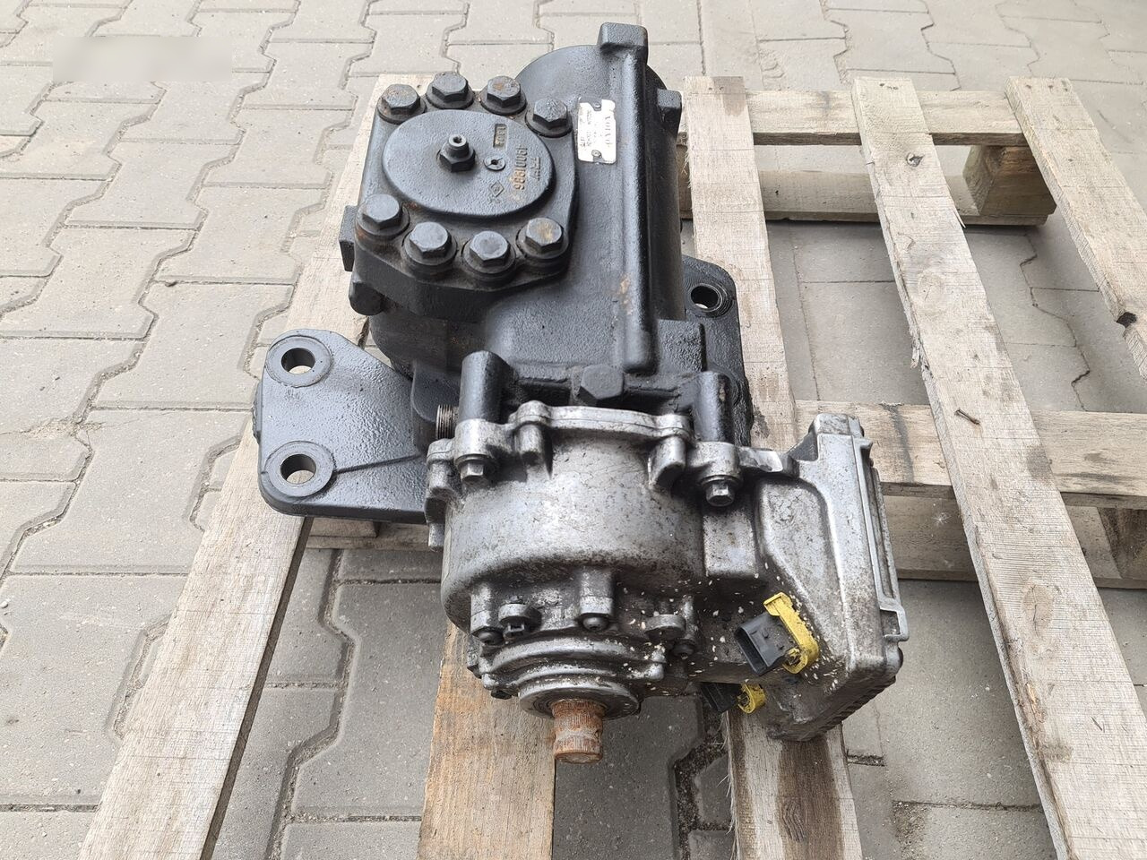 Volvo FH4 ELEKTRYCZNE WSPOMAGANIE ELECTRIC COLUMN Volvo FH4 - Steering column for Truck: picture 2 Volvo FH4 ELEKTRYCZNE WSPOMAGANIE ELECTRIC COLUMN Volvo FH4 - Steering column for Truck: picture 2