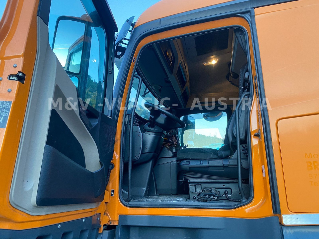 Mercedes-Benz 2542 - Container transporter/ Swap body truck: picture 2 Mercedes-Benz 2542 - Container transporter/ Swap body truck: picture 2