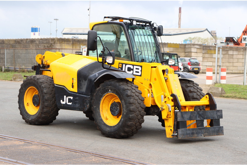 JCB 541-70 - Telescopic handler: picture 1 JCB 541-70 - Telescopic handler: picture 1