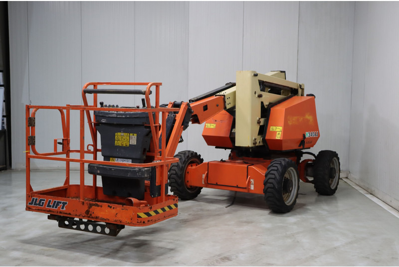 JLG H340AJ - Articulated boom: picture 4 JLG H340AJ - Articulated boom: picture 4