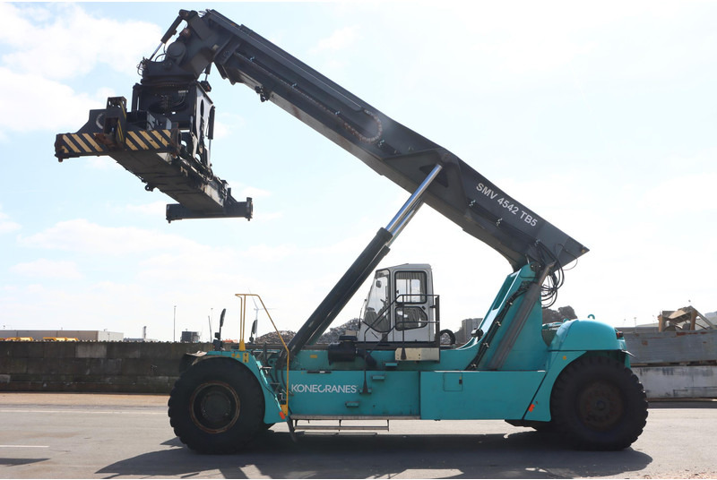 KONECRANES 4542TB5 - Reach stacker: picture 5 KONECRANES 4542TB5 - Reach stacker: picture 5