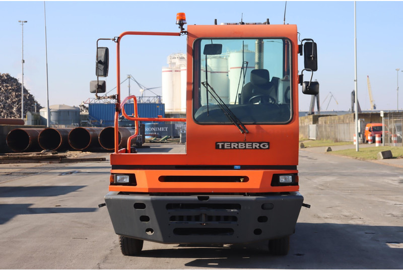 Terberg YT182 - Terminal tractor: picture 2 Terberg YT182 - Terminal tractor: picture 2