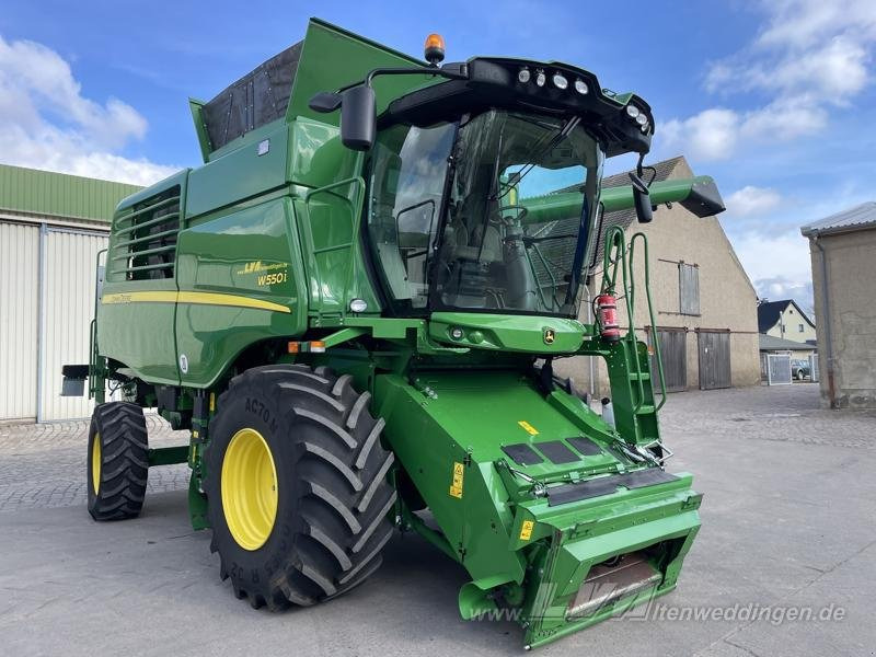 John Deere W550 - Combine harvester: picture 1 John Deere W550 - Combine harvester: picture 1