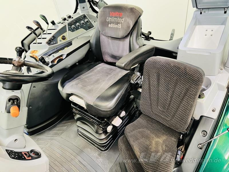 Farm tractor Valtra T174: picture 10