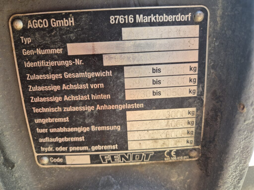 Farm tractor FENDT 828: picture 20