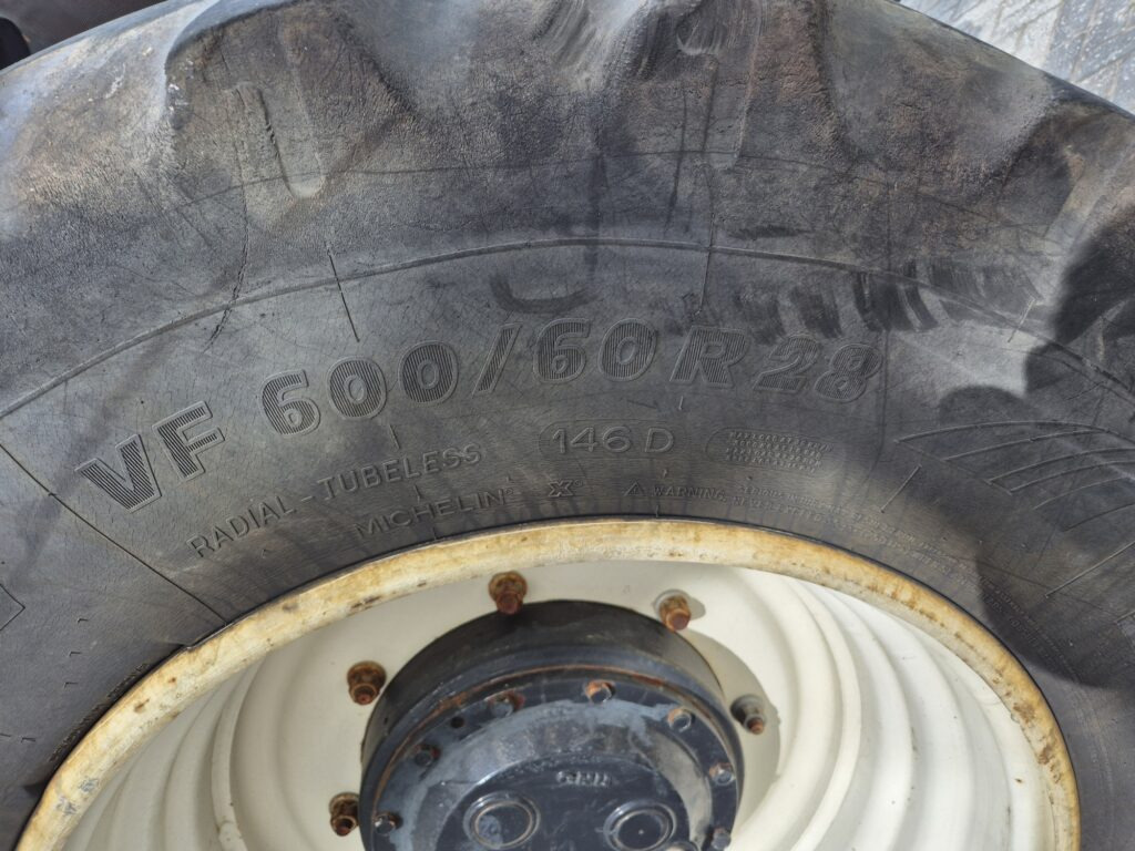 Farm tractor NEW HOLLAND T6080: picture 14