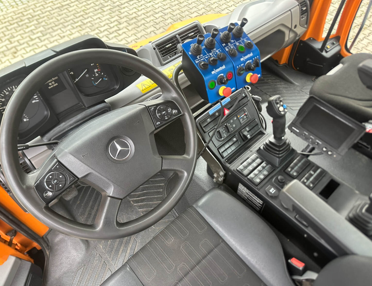 Municipal/ Special vehicle Unimog 530 - U530 405 44301 Mercedes Benz 405: picture 6