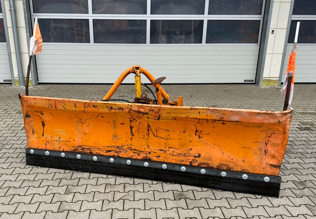 Unimog Schneepflug - Schneeschild Schmidt Landw. - Snow plough: picture 2 Unimog Schneepflug - Schneeschild Schmidt Landw. - Snow plough: picture 2