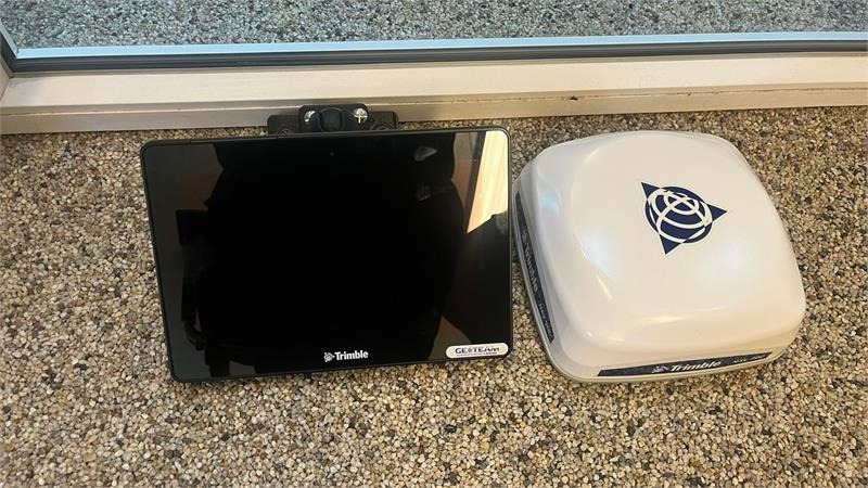 Trimble GFX 750 skærm og Nav 900 antenne - Agricultural machinery: picture 1 Trimble GFX 750 skærm og Nav 900 antenne - Agricultural machinery: picture 1