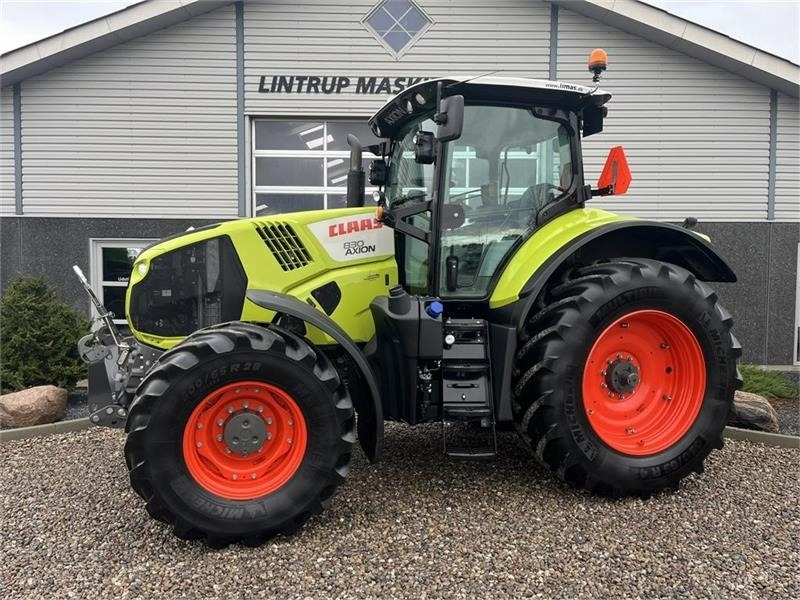 Claas Axion 830 med frontlift og front PTO - Farm tractor: picture 1 Claas Axion 830 med frontlift og front PTO - Farm tractor: picture 1