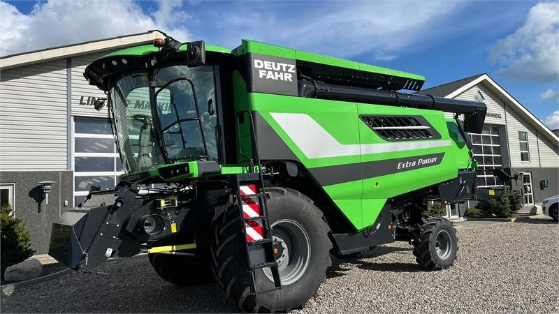 Deutz-fahr C7206 With 24feed - 7.2m header. New and unused Co - Combine harvester: picture 2 Deutz-fahr C7206 With 24feed - 7.2m header. New and unused Co - Combine harvester: picture 2