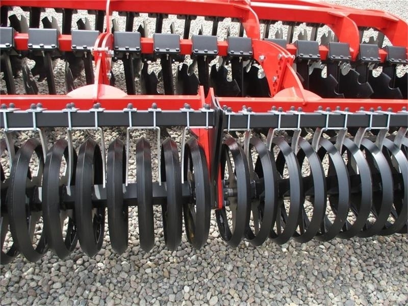 Dexwal Mamut 4 m Med v-rings pakker og 560mm talerkner - Disc harrow: picture 4 Dexwal Mamut 4 m Med v-rings pakker og 560mm talerkner - Disc harrow: picture 4
