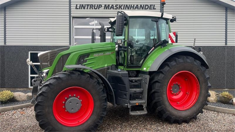 Fendt 933 Vario Profi Plus S4 med frontlift - Farm tractor: picture 1 Fendt 933 Vario Profi Plus S4 med frontlift - Farm tractor: picture 1