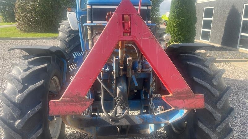 Ford 8210 Force II Med frontlift - Farm tractor: picture 4 Ford 8210 Force II Med frontlift - Farm tractor: picture 4