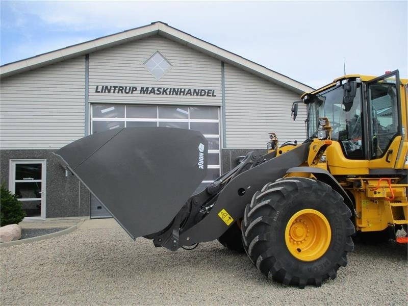- - - HØJTIPSKOVL NORJE 4,2 m3 265cm bred og vend - Loader bucket: picture 2 - - - HØJTIPSKOVL NORJE 4,2 m3 265cm bred og vend - Loader bucket: picture 2