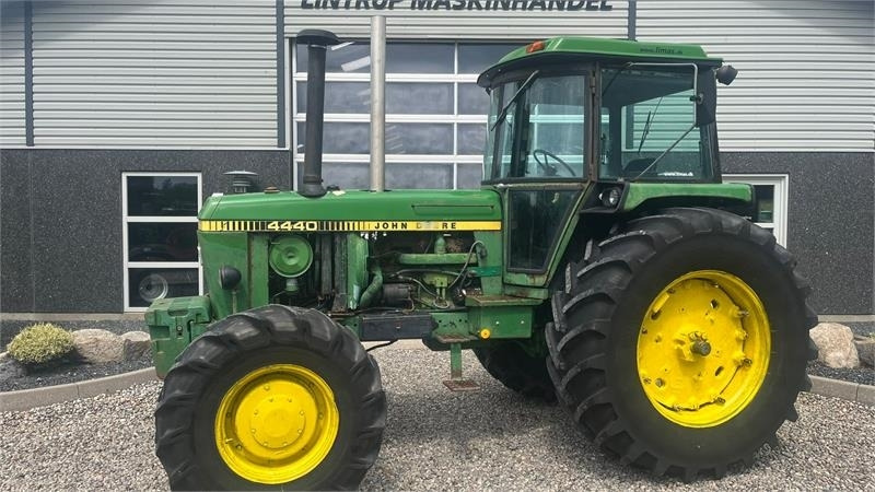 John Deere 4430 Med Powershift - Farm tractor: picture 1 John Deere 4430 Med Powershift - Farm tractor: picture 1