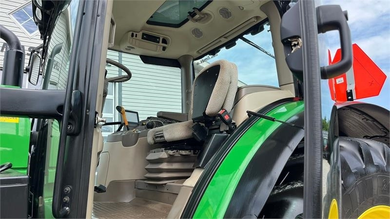 John Deere 6135R Krybegear, frontlift, TLS Affjedret foraksel - Farm tractor: picture 4 John Deere 6135R Krybegear, frontlift, TLS Affjedret foraksel - Farm tractor: picture 4