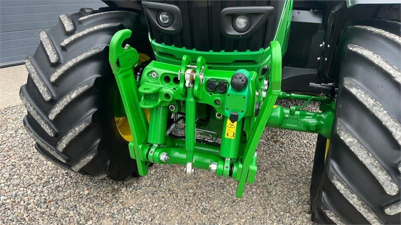 John Deere 6195R Premium Edition med frontlift  - Farm tractor: picture 4 John Deere 6195R Premium Edition med frontlift  - Farm tractor: picture 4