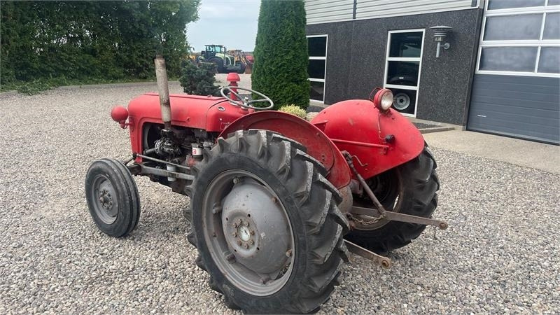 Massey Ferguson 35 3 cyl diesel - Farm tractor: picture 3 Massey Ferguson 35 3 cyl diesel - Farm tractor: picture 3