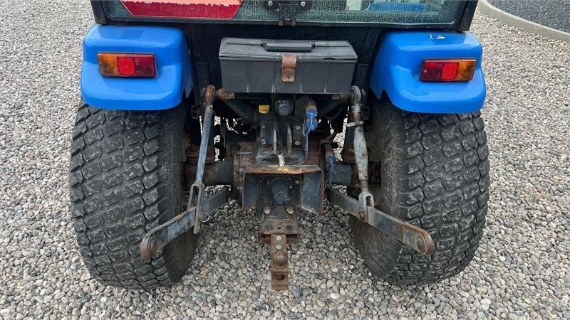New Holland TC35DA - Farm tractor: picture 4 New Holland TC35DA - Farm tractor: picture 4