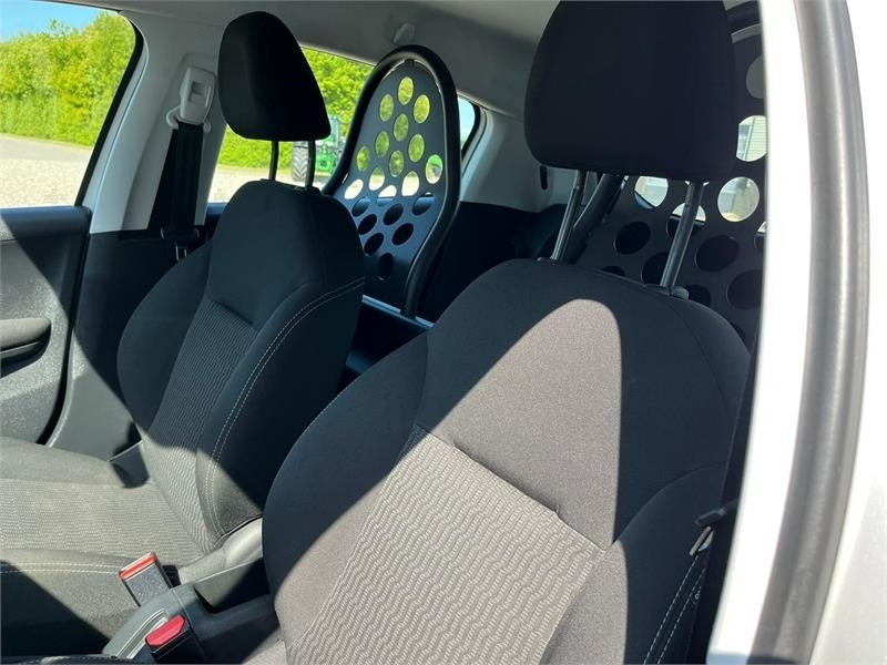 Peugeot 208 1,6 BlueHDi 100 Active Van 5d. NYSYNET og KUN - Car: picture 2 Peugeot 208 1,6 BlueHDi 100 Active Van 5d. NYSYNET og KUN - Car: picture 2