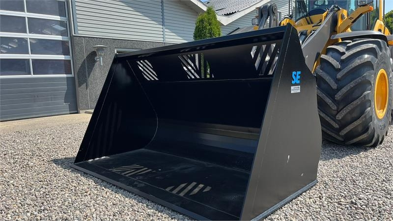SE AB 4m3 skovl med Volvo beslag på. Den er 2.75m - Bucket for Construction machinery: picture 2 SE AB 4m3 skovl med Volvo beslag på. Den er 2.75m - Bucket for Construction machinery: picture 2