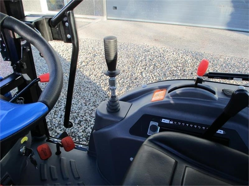 Farm tractor Solis 26 HST Med kabine, Turf hjul og frontlæsser.: picture 6