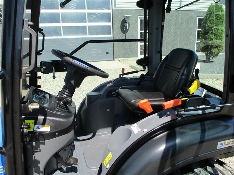 Solis 26 HST med kabine og Industrihjul - Farm tractor: picture 2 Solis 26 HST med kabine og Industrihjul - Farm tractor: picture 2