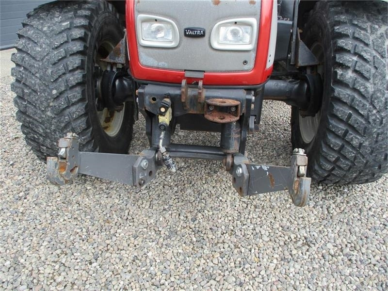 Valtra T190 Med frontlift og affjedret foraksel - Farm tractor: picture 5 Valtra T190 Med frontlift og affjedret foraksel - Farm tractor: picture 5