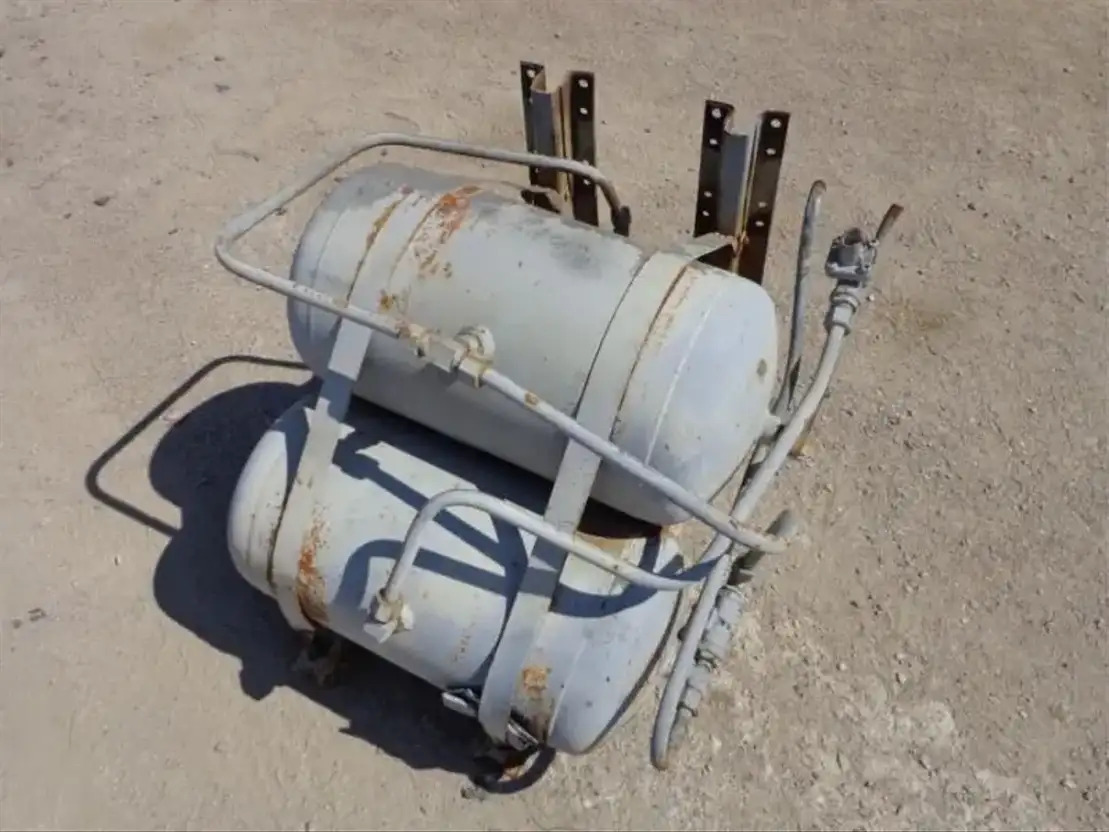 Volvo Airtanks From Volvo F88-F89  - Brake parts for Truck: picture 2 Volvo Airtanks From Volvo F88-F89  - Brake parts for Truck: picture 2