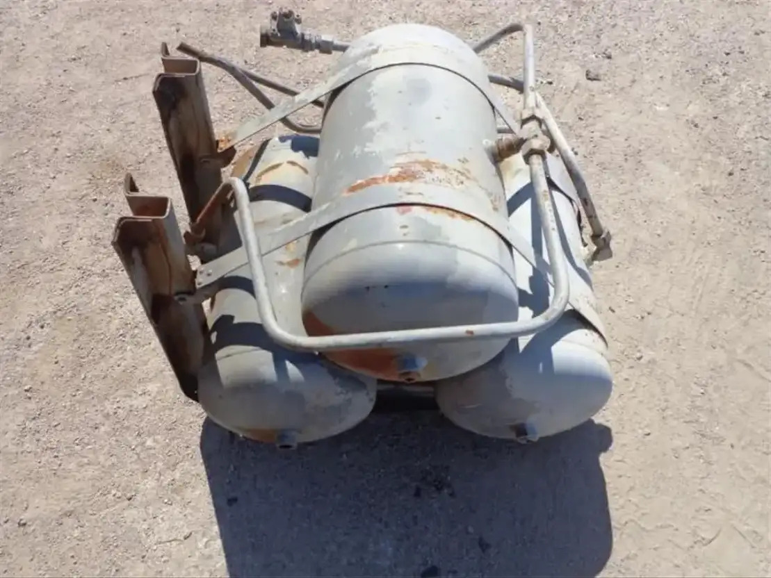 Volvo Airtanks From Volvo F88-F89  - Brake parts for Truck: picture 3 Volvo Airtanks From Volvo F88-F89  - Brake parts for Truck: picture 3