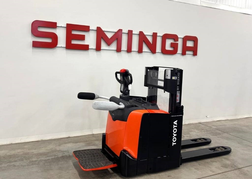 Toyota 10587 SPE200DN - Forklift: picture 3 Toyota 10587 SPE200DN - Forklift: picture 3