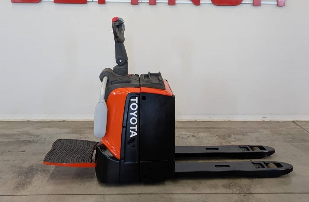 Toyota 10794 LPE200 - Forklift: picture 3 Toyota 10794 LPE200 - Forklift: picture 3