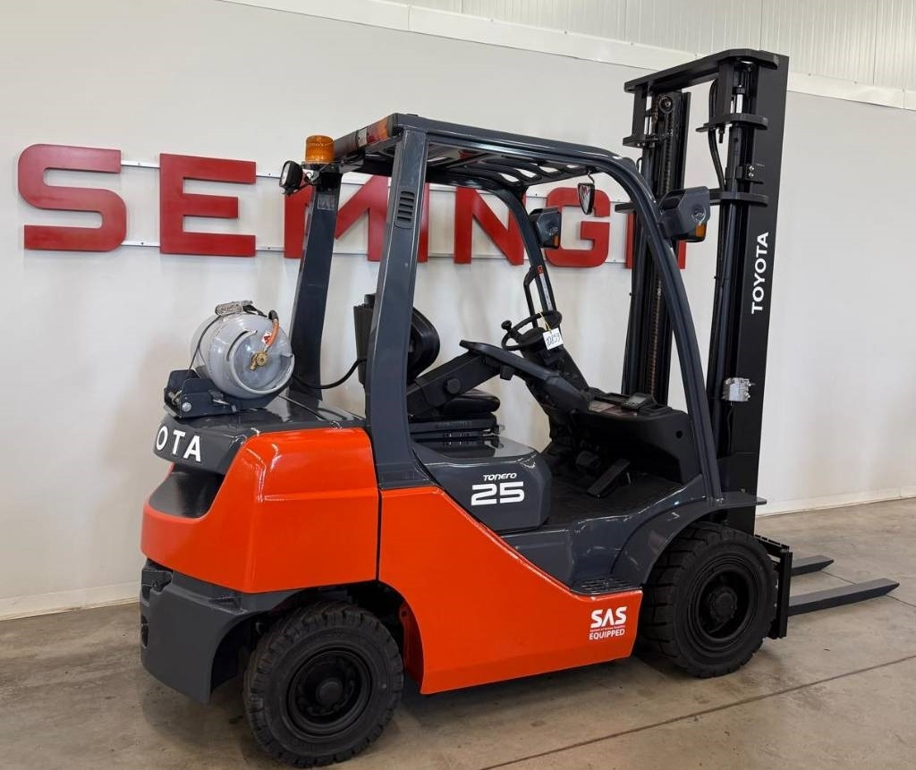Toyota 10859 - 02-8FGF25 - LPG forklift: picture 3 Toyota 10859 - 02-8FGF25 - LPG forklift: picture 3