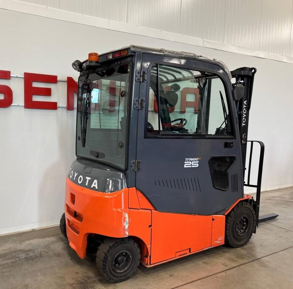 Toyota 10939 - 8FBMT25 - Electric forklift: picture 3 Toyota 10939 - 8FBMT25 - Electric forklift: picture 3