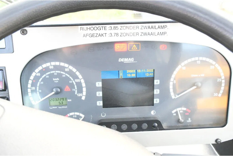 Demag AC60 CITY CLASS! Double cab!!8X8!! on lease Demag AC60 CITY CLASS! Double cab!!8X8!!: picture 7