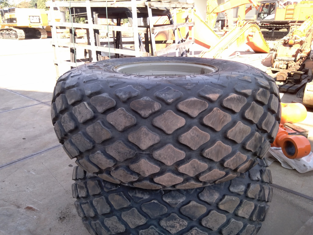Bomag 23.1-26 3R. TR387 - - Wheel and tire package for Construction machinery: picture 1 Bomag 23.1-26 3R. TR387 - - Wheel and tire package for Construction machinery: picture 1