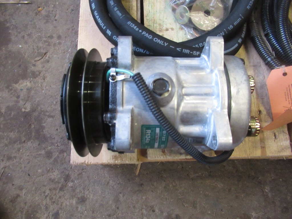 New A/C part for Construction machinery CNH 76070026 -: picture 9
