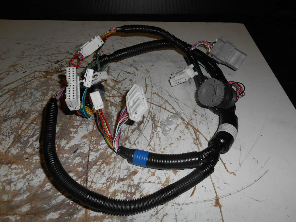 Case MFR71231 - MFR70850 - Cables/ Wire harness for Construction machinery: picture 3 Case MFR71231 - MFR70850 - Cables/ Wire harness for Construction machinery: picture 3